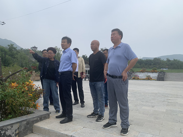 1695697944281813.jpg 物流公司董事長(zhǎng)李占國(guó)帶隊(duì)到公子元(河北)建設(shè)項(xiàng)目管理有限公司開(kāi)展雙節(jié)前安全檢查工作_副本.jpg